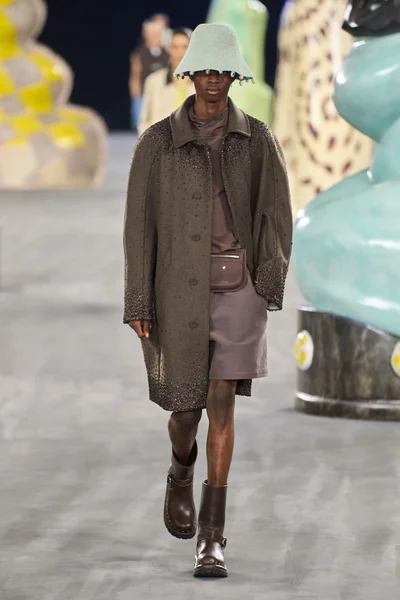 Look 8